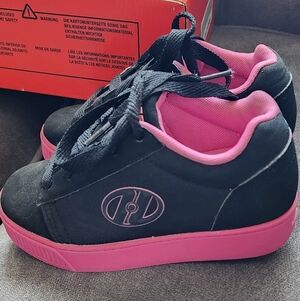 HEELYS Black and Pink Platform Sneakers with Pink Trim And WHEELS Size 13 Youth